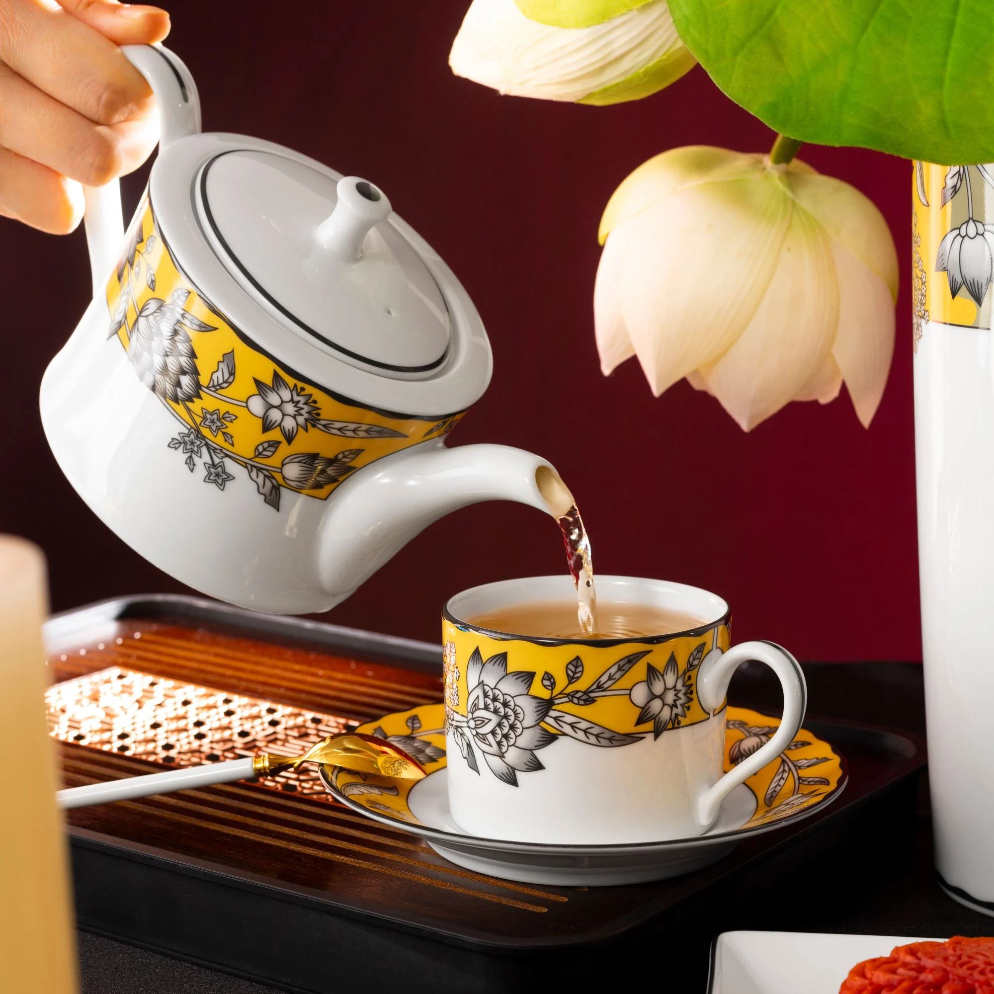 Bộ ấm chén uống trà (ấm 630ml, chén 240ml) 13 món sứ trắng | Chelsea Estate 1779L - T014M