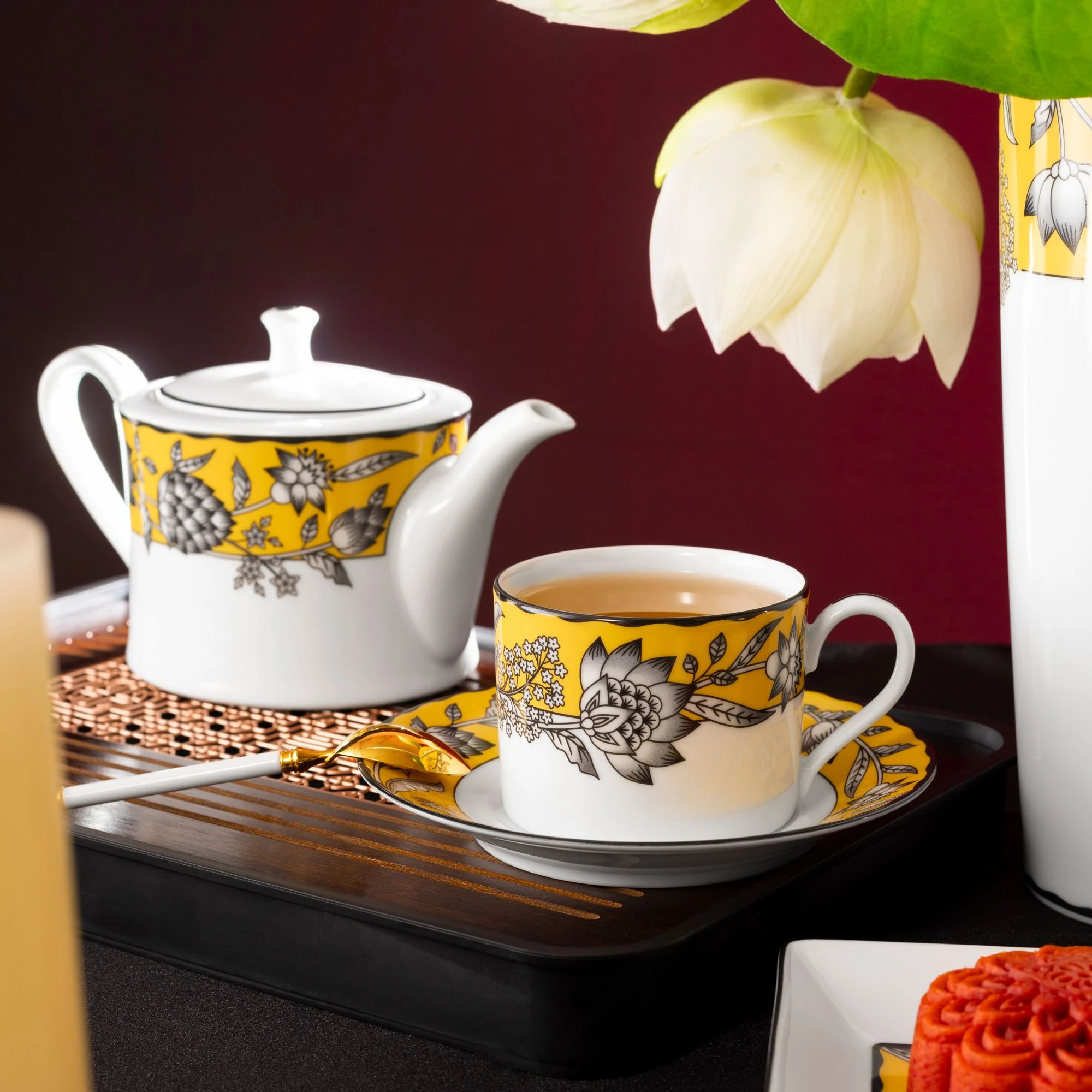 Bộ ấm chén uống trà (ấm 630ml, chén 240ml) 13 món sứ trắng | Chelsea Estate 1779L - T014M