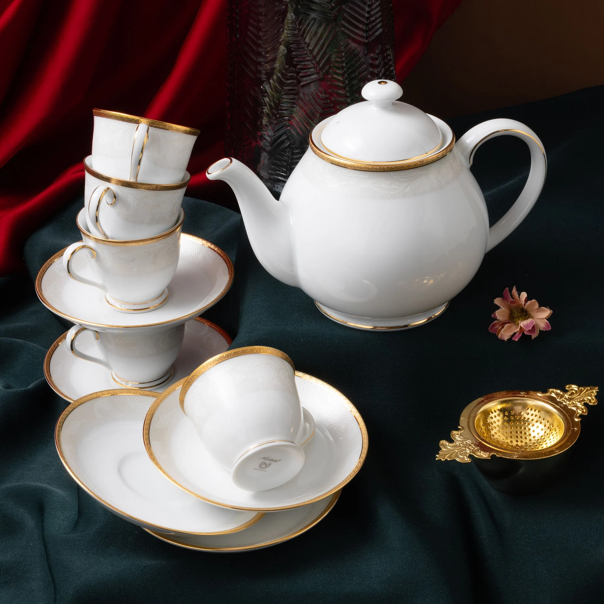 Bộ ấm chén uống trà nhỏ (ấm 780ml, chén 90ml) 13 món sứ trắng | Flanders Gold 1714L - T014S